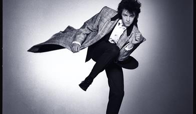 paul young - 2026 - tour shot (1)